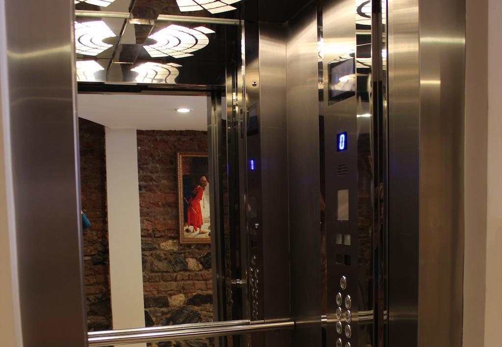 Pera Main Hotel Istanbul Bagian luar foto