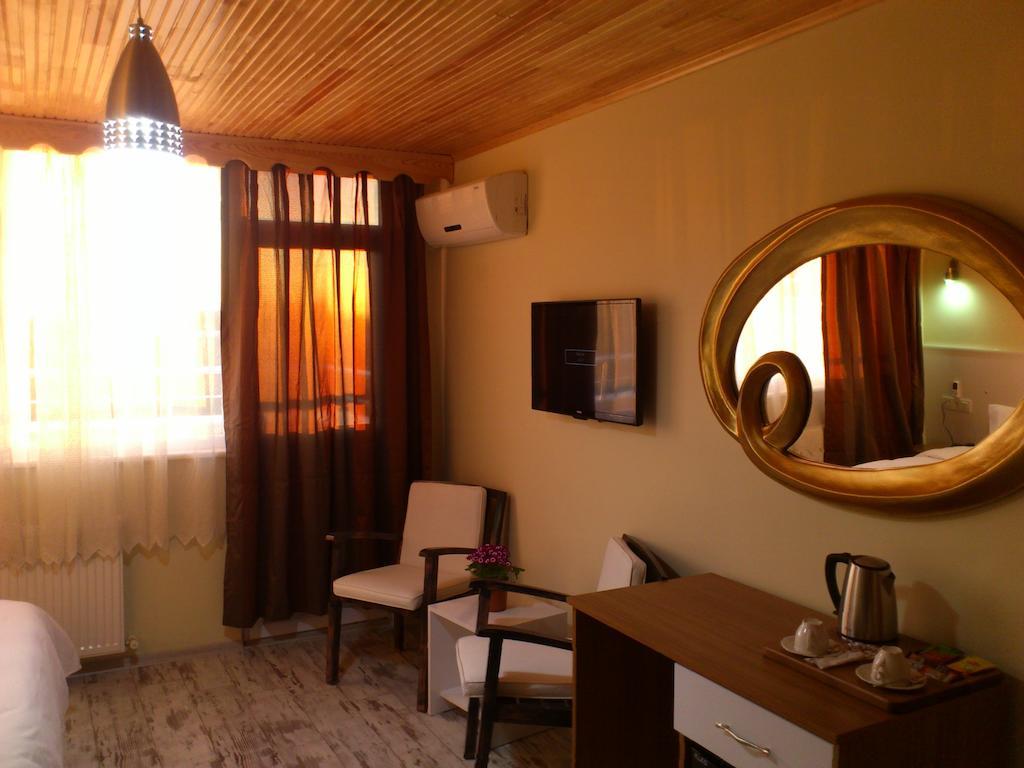 Pera Main Hotel Istanbul Bagian luar foto