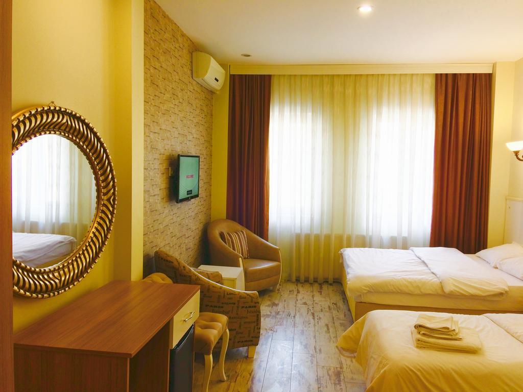 Pera Main Hotel Istanbul Bagian luar foto