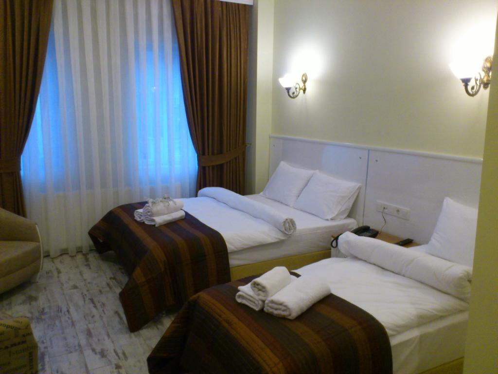 Pera Main Hotel Istanbul Bagian luar foto