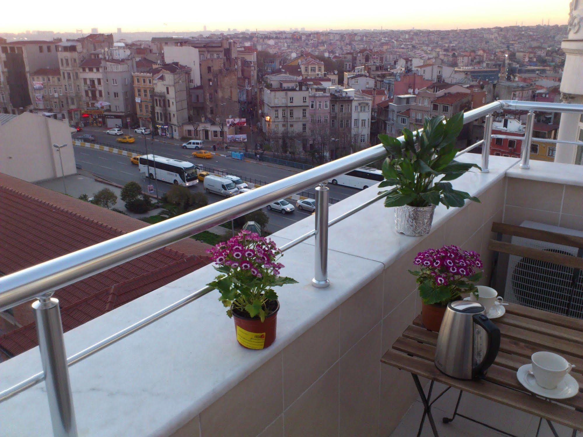 Pera Main Hotel Istanbul Bagian luar foto