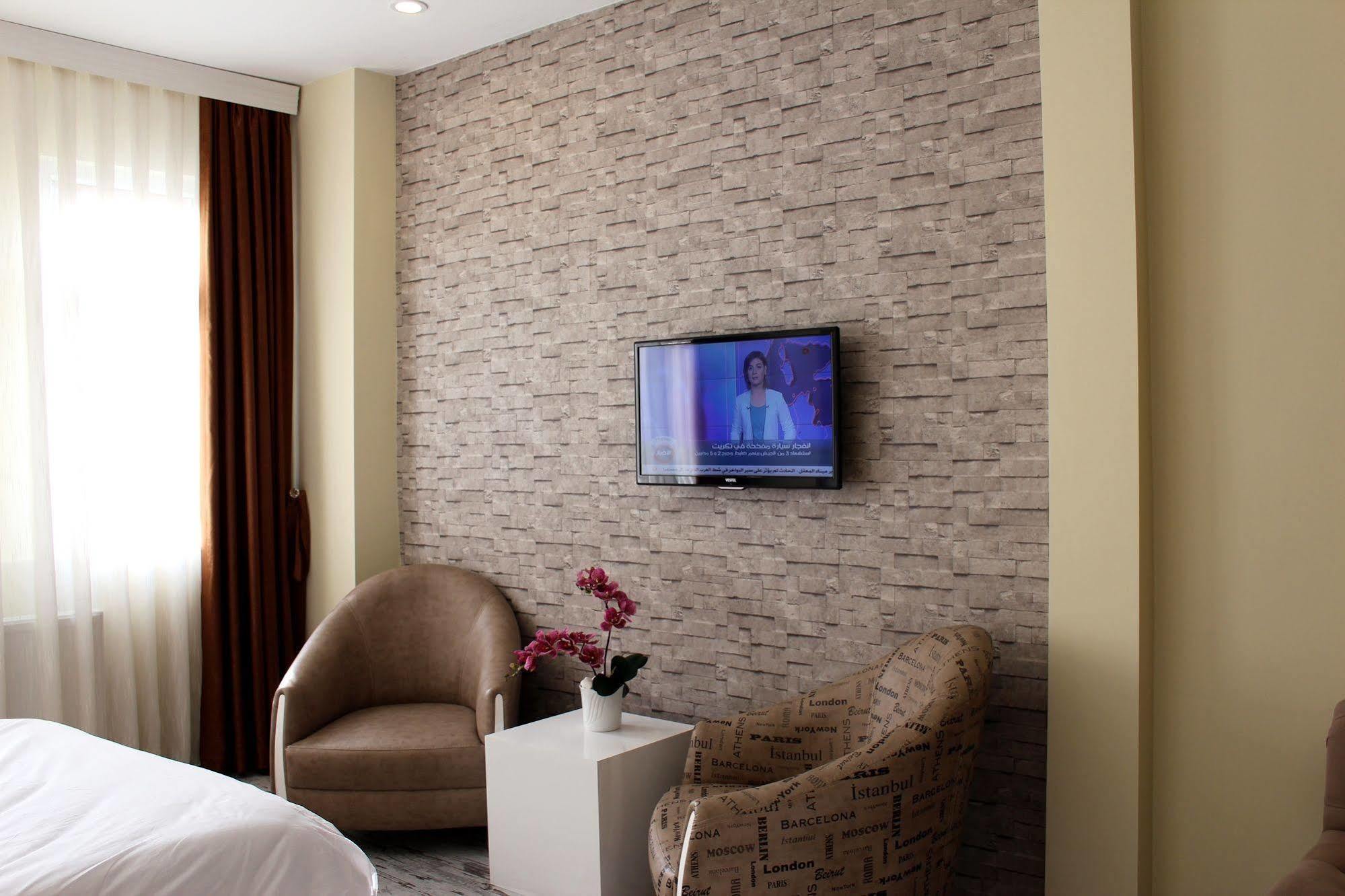 Pera Main Hotel Istanbul Bagian luar foto